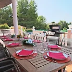 Villa Tess Arenas *